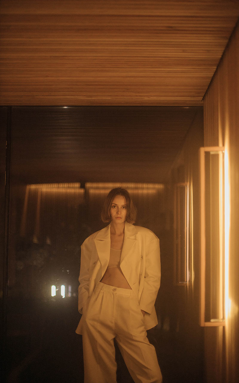 3426Horizontal Showcase